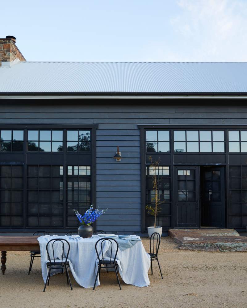Coombs Hill Barn
