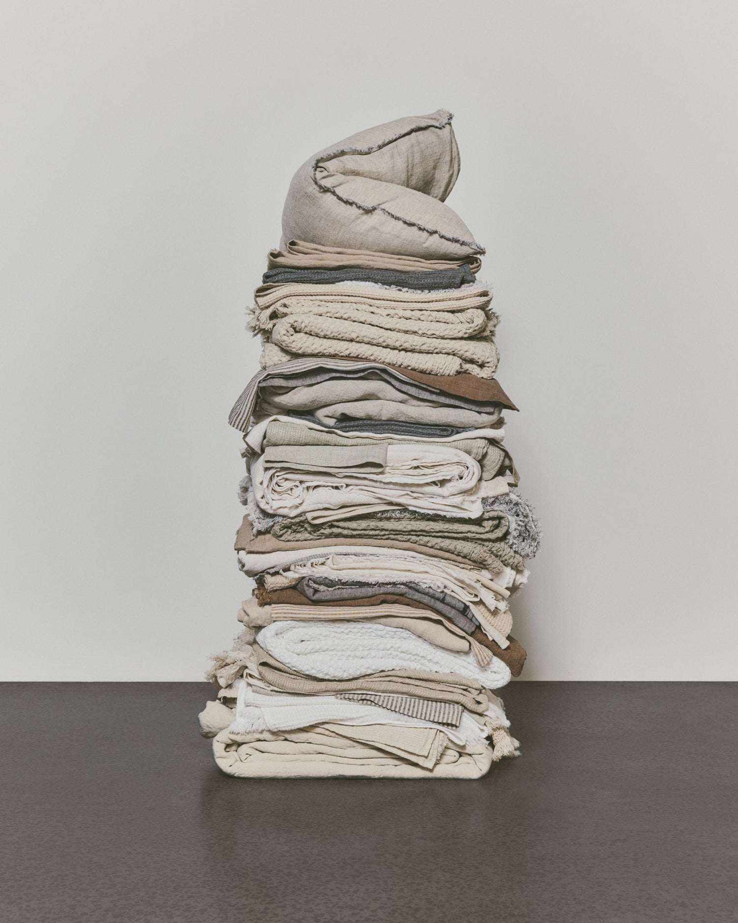 The Surprising Health Benefits of Sleeping in Pure Linen