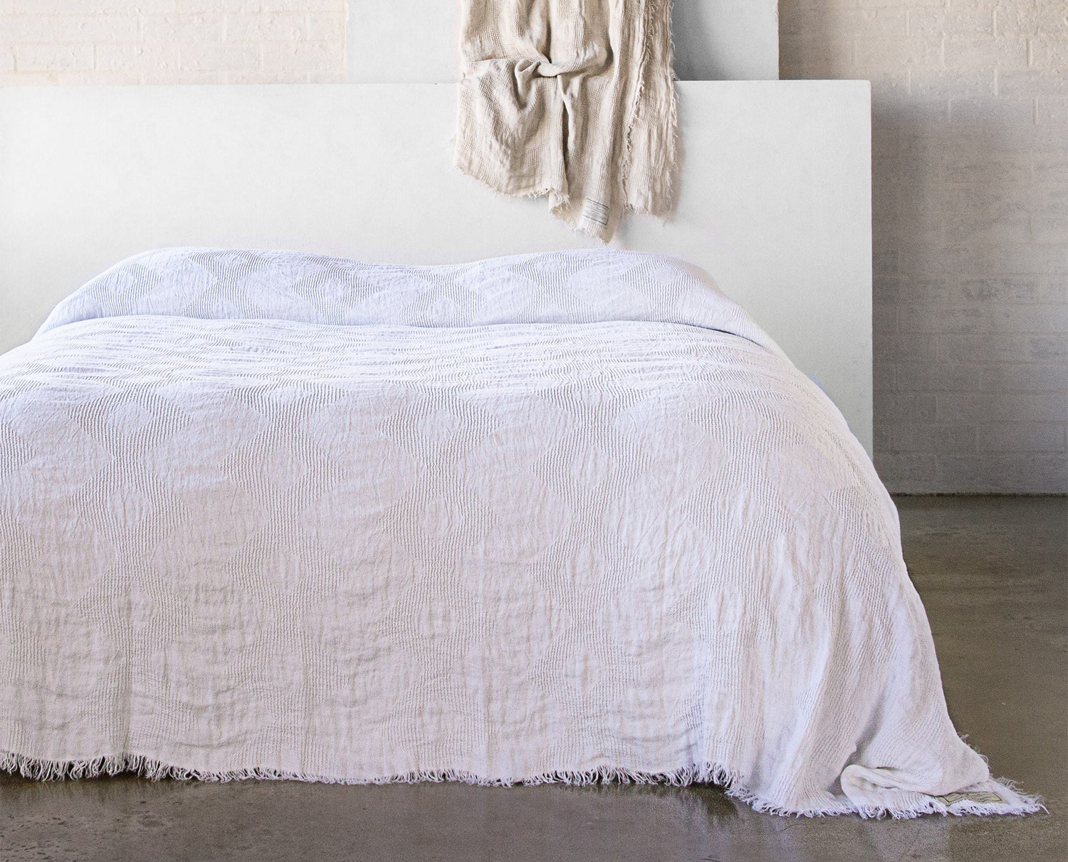 Focus on: Flocca Linen Bedspread