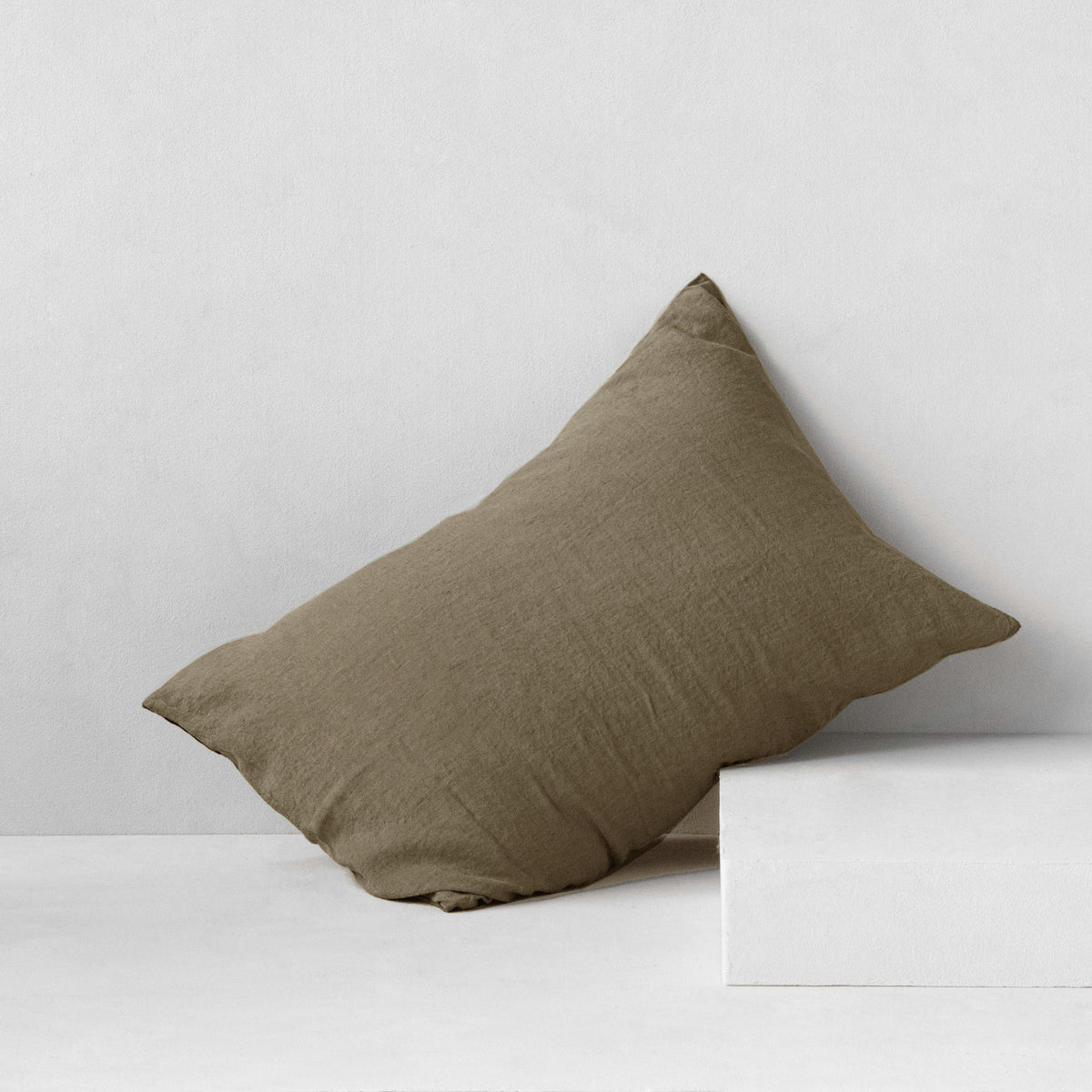 Basix Linen Pillowcase - Gras - Standard (Archive Sizing)