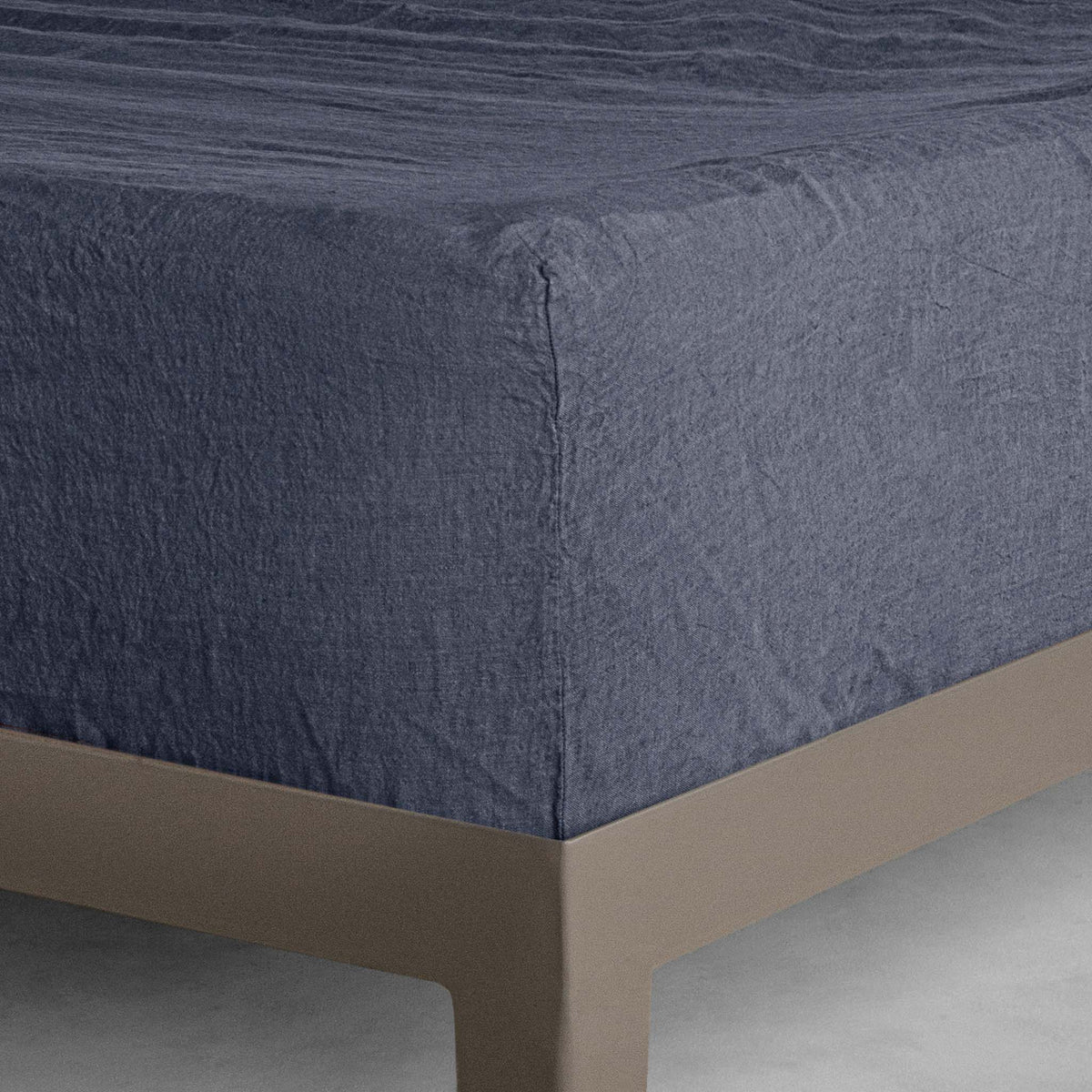 Basix Linen Fitted Sheet - Fonda - Super King