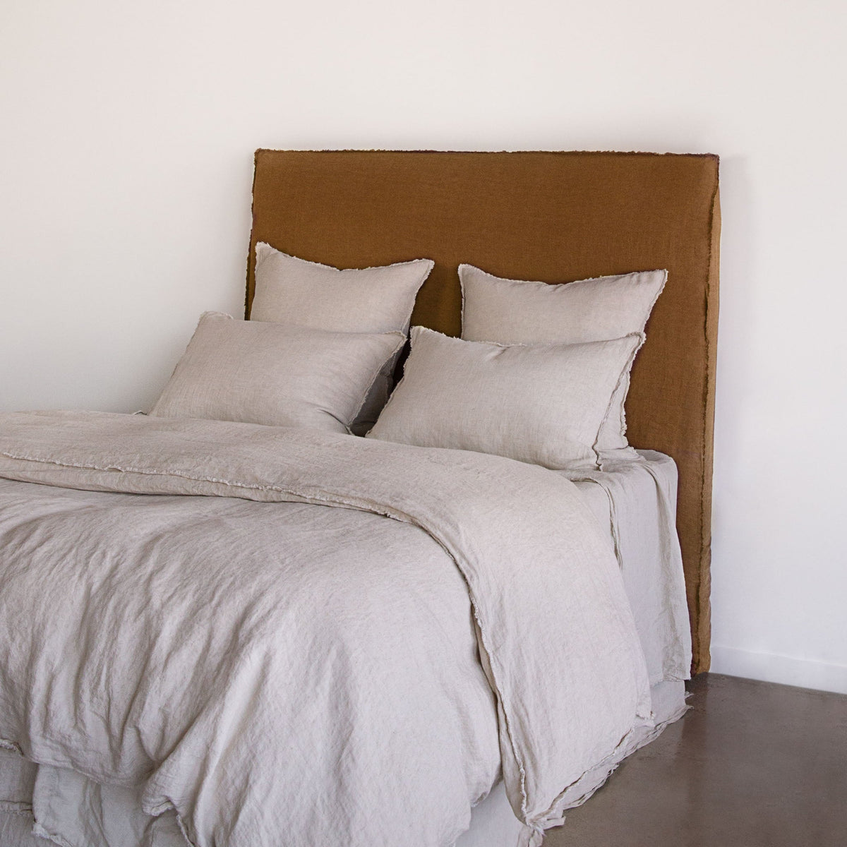 Flocca Linen Bedhead Tall - Russo - Queen