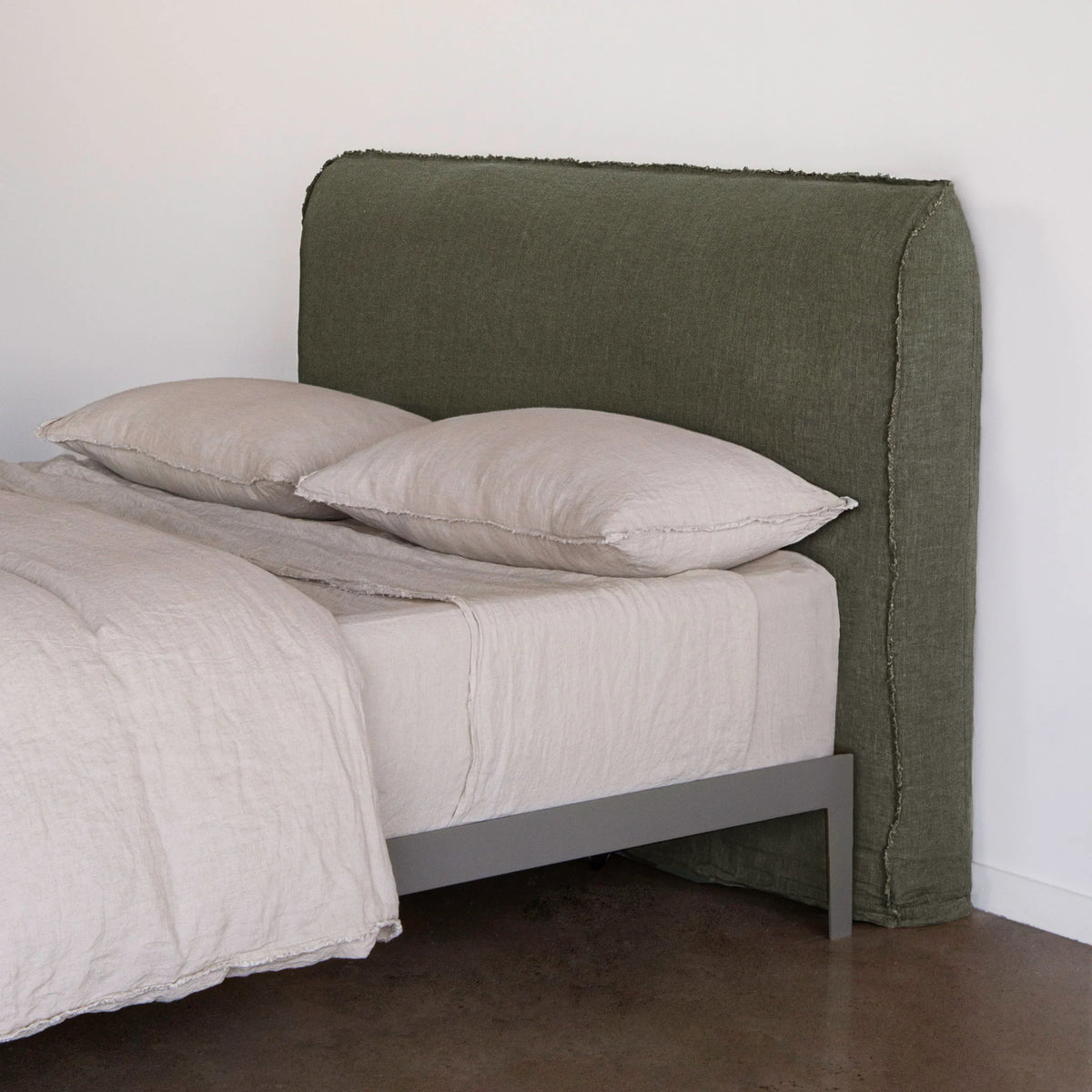 Flocca Linen Bedhead Short - Armee
