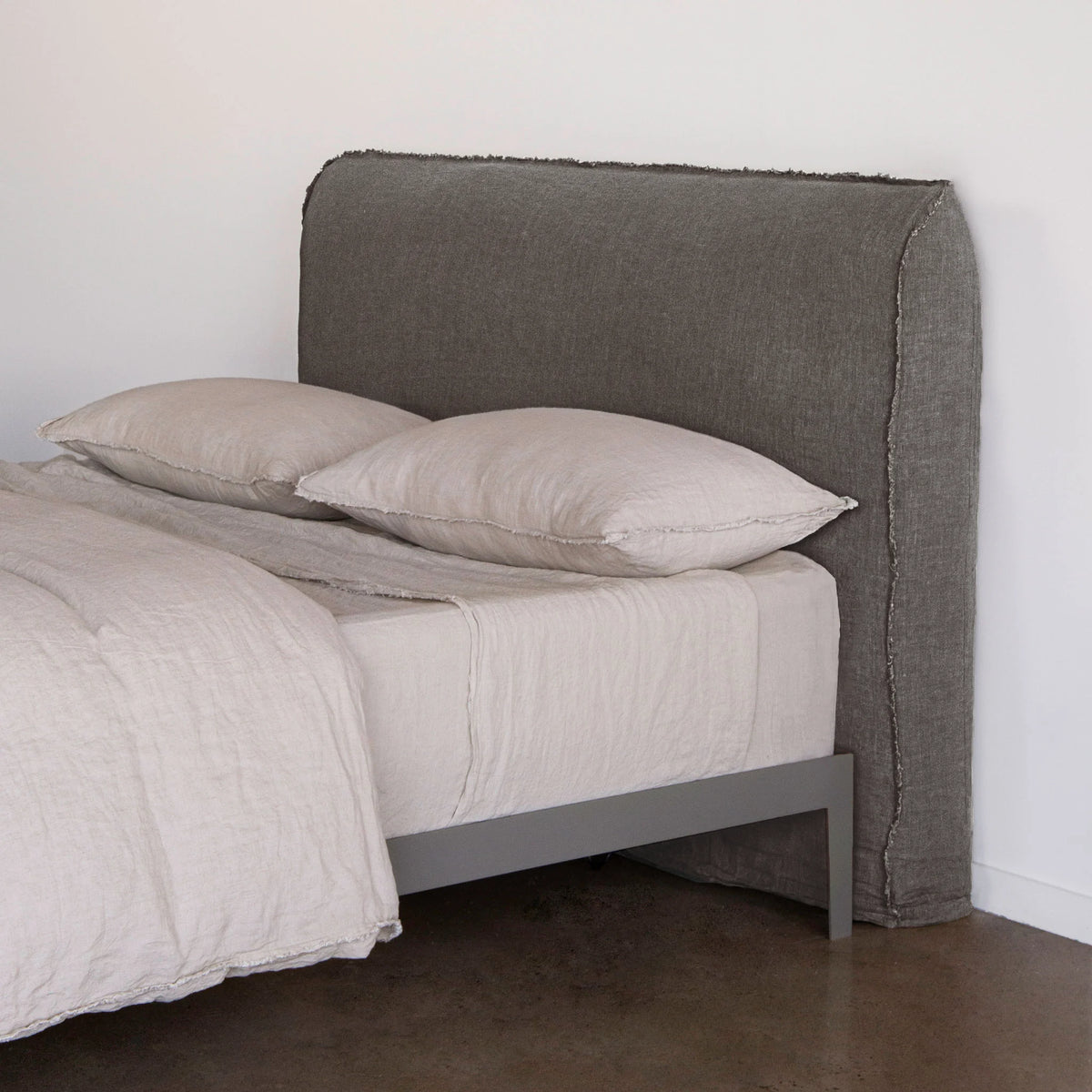 Flocca Linen Bedhead Short - Nox