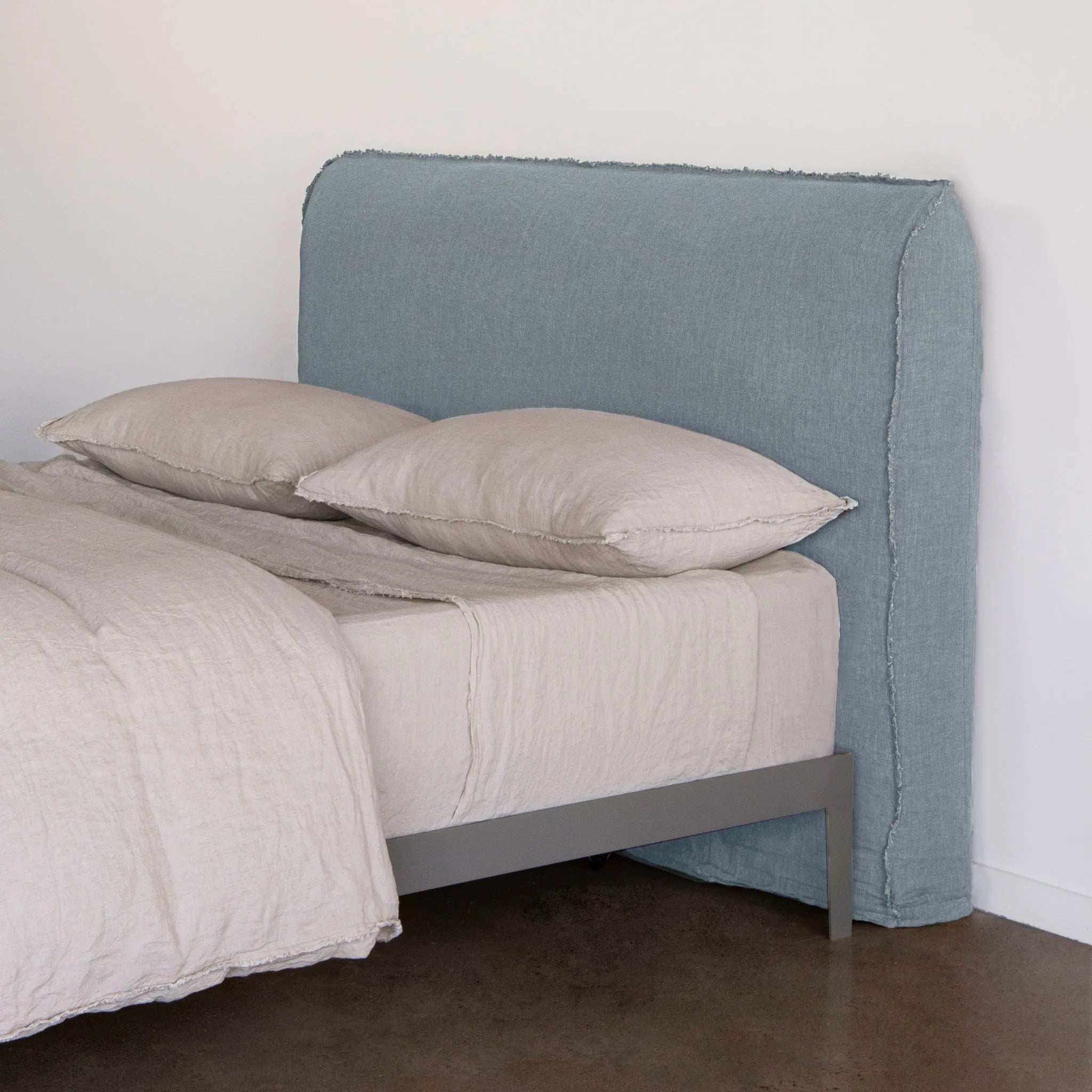 Short Linen Bedhead | Cornflower Blue | Hale Mercantile Co.