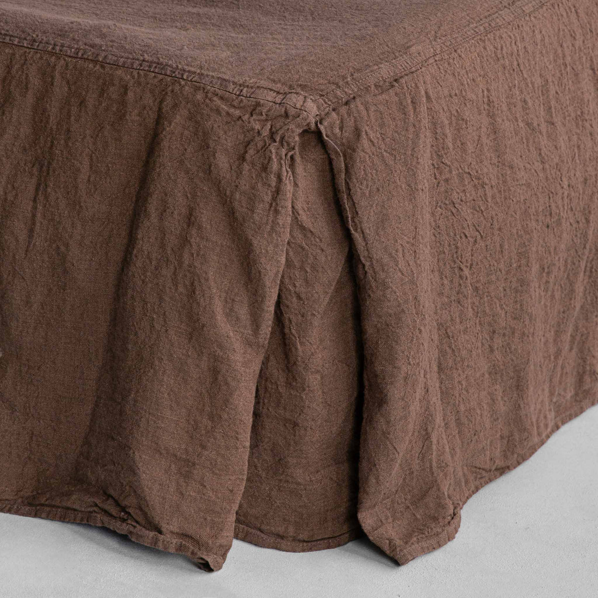 Basix Linen Bed Skirt/Valance - Bere