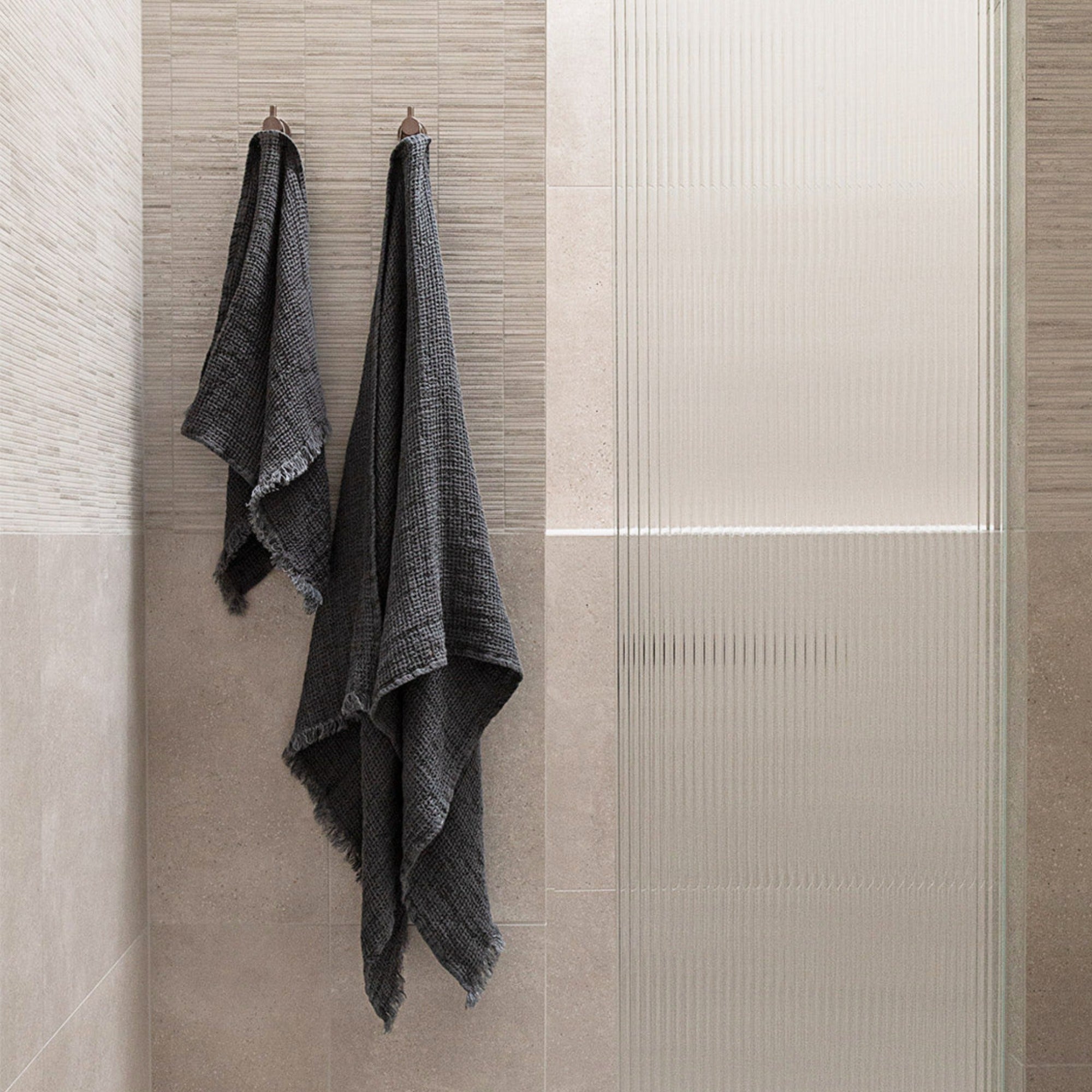 Luxury Linen Bath Towel | Charcoal Grey | Hale Mercantile Co.