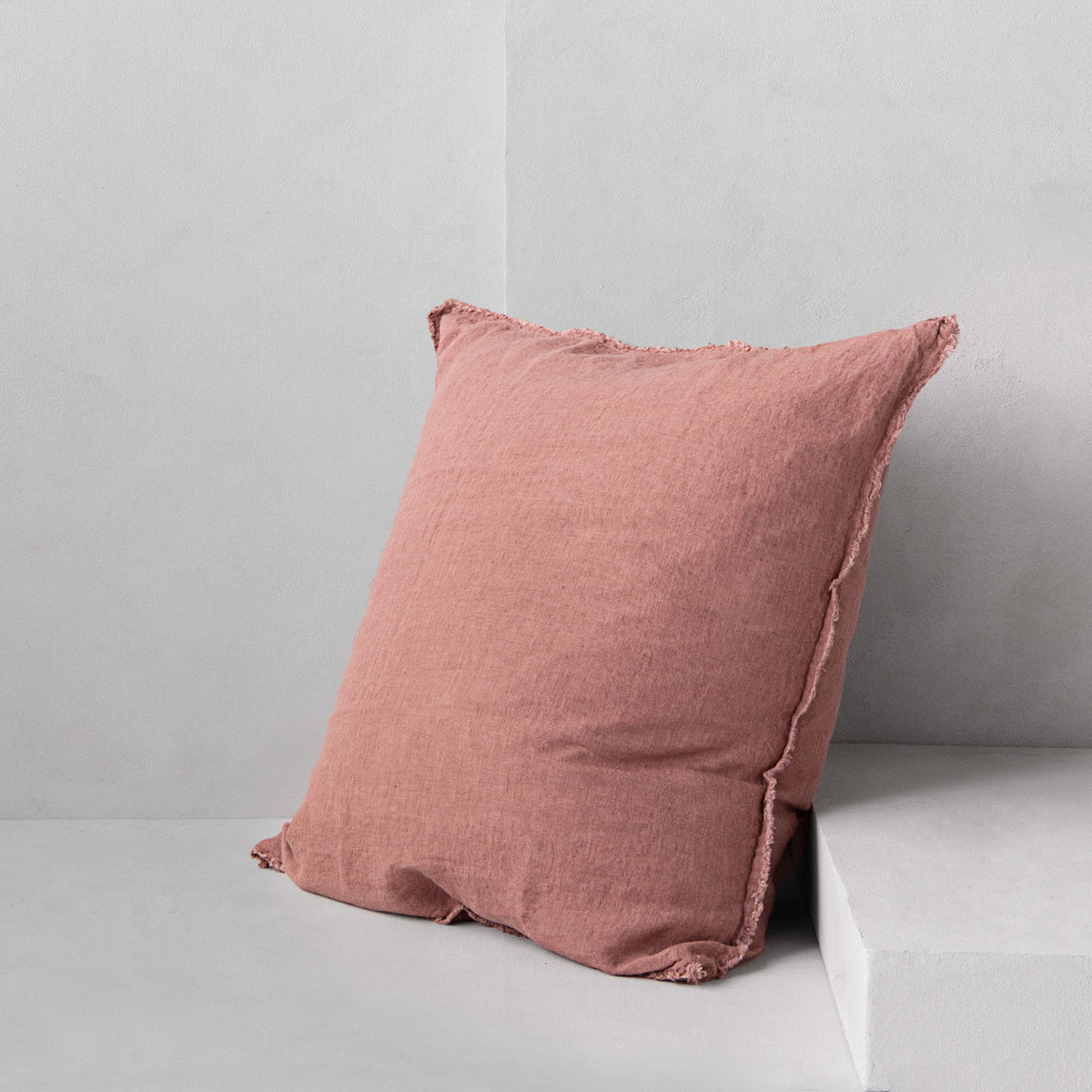 Flocca Linen Cushion - Rosa