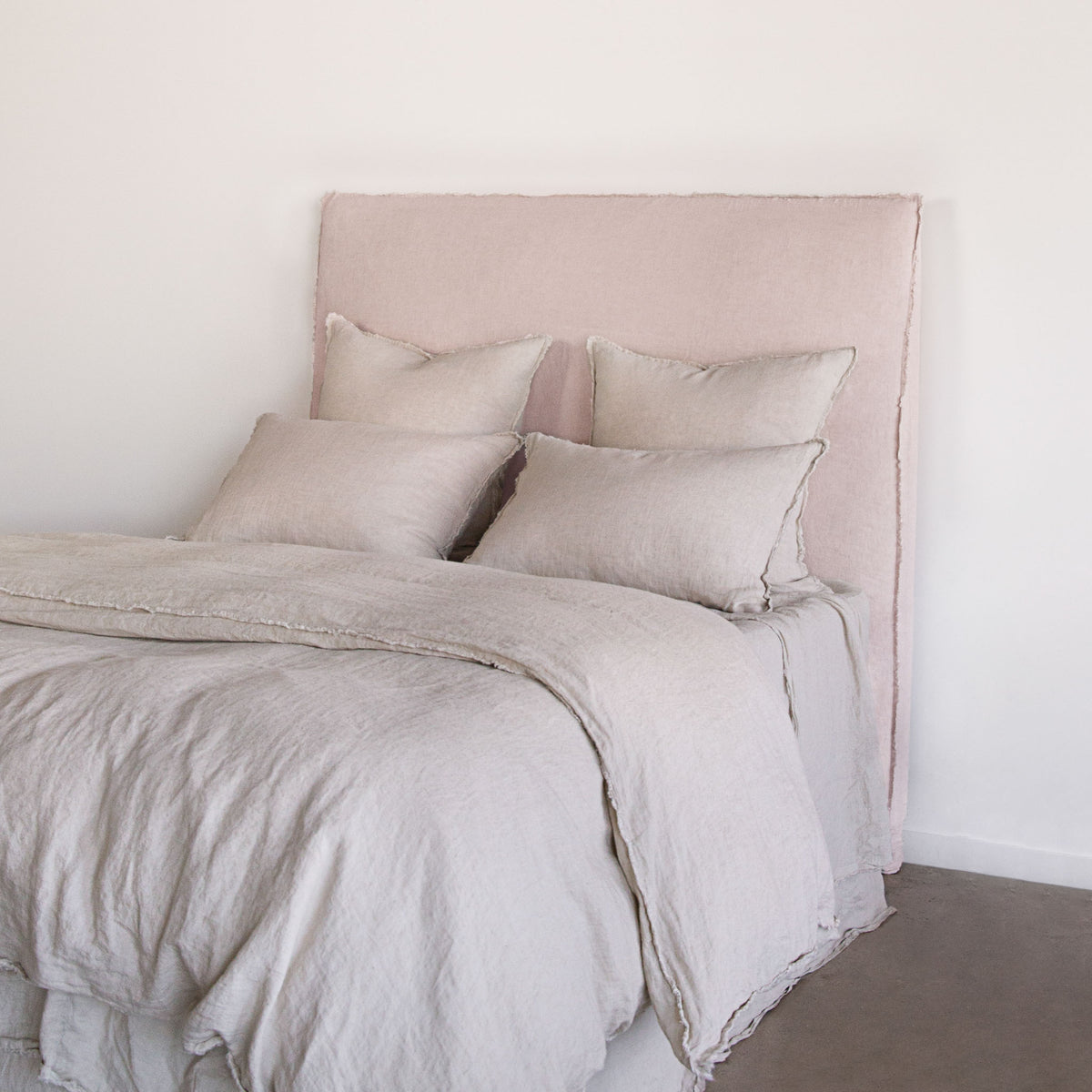 Pink bed deals head queen