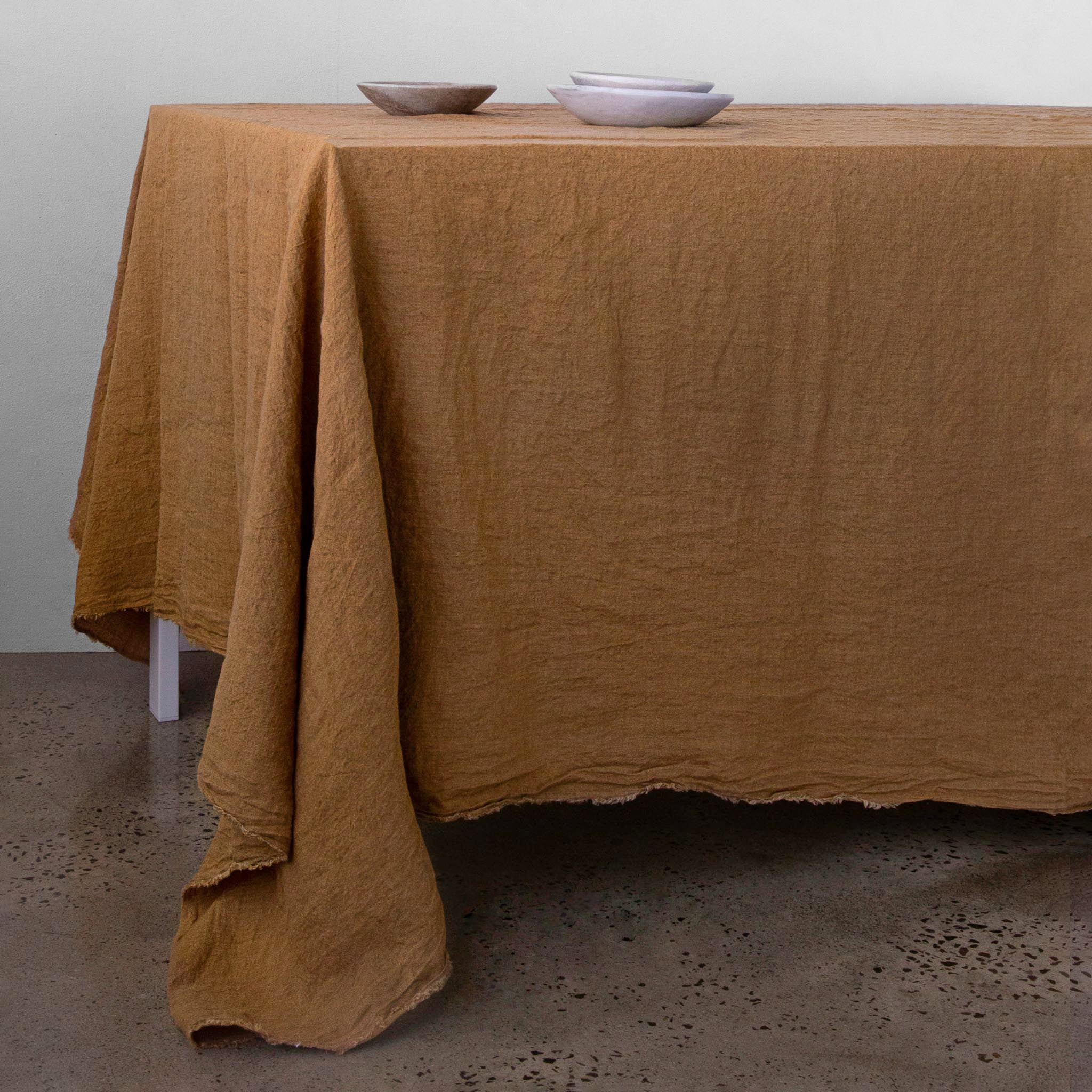 Flocca Linen Tablecloth - Russo